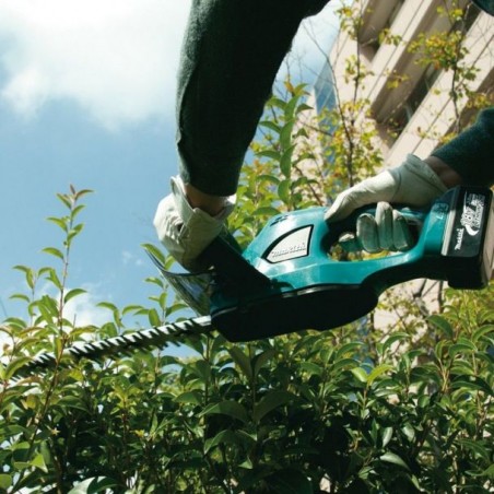 DUH483Z13C MAKITA Masina de tuns gard viu 48 cm cu un acum. 18V 3Ah
