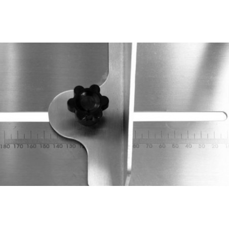 YG-03392 YATO Dispozitiv taiere carne si oase, lama 1650 mm, 750 W.