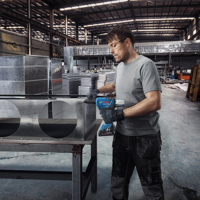 06019K5000 BOSCH Masina nituri compatibila Li-Ion 18V,nituri 3-6.4mm