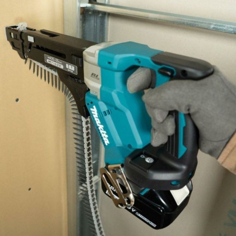 DFR551Z MAKITA Masina de insurubat cu banda de cuie 25-55 mm