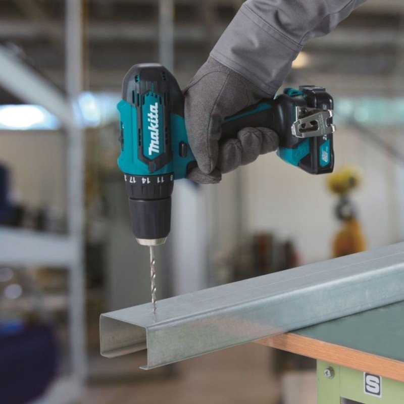 HP333DWAE MAKITA Masina insurubat 2 acumulatori Li-Ion CXT 10.8V 2Ah