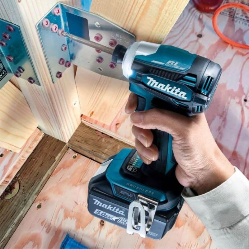 DTD172RTJ MAKITA Masina 180Nm, 2 Li-ion 18V, 5 Ah, valiza Makpac 2