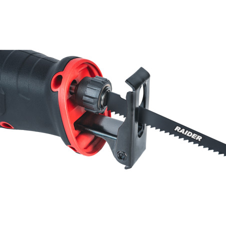 RAIDER RD-RS38 Fierastrau sabie, putere 750W, prindere SDS