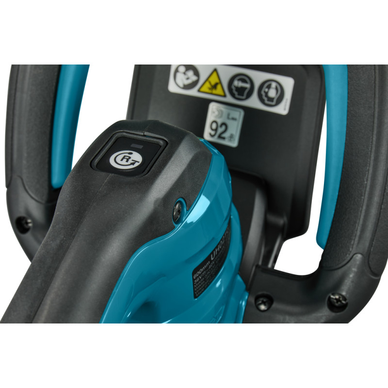UH021GZ MAKITA Masina de tuns gard viu cu dinti asimetrici compatibila cu acumulatori Li-Ion XGT 40Vmax, 60 cm