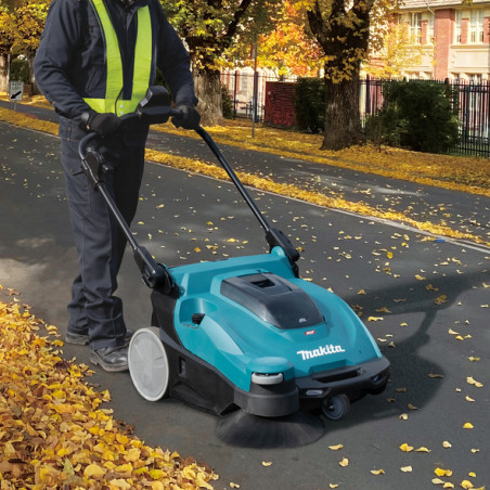 MAKITA Masina de maturat si aspirat compatibila cu Li-Ion XGT 40Vmax