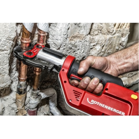Masina de presat electro-hidraulic cu acumulator