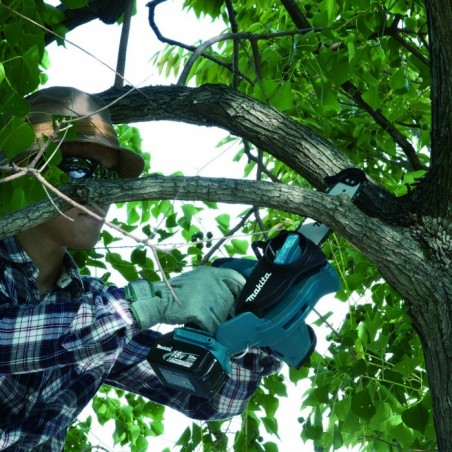 MAKITA DUC122Z Fierastrau cu lant compatibil cu acumulatori Li-Ion 18V