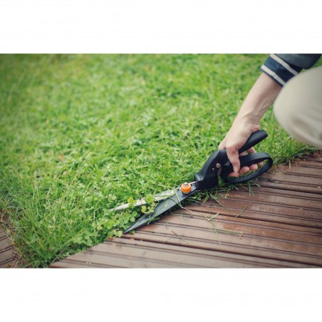 1023632 FISKARS Foarfeca pentru gazon SmartFit GS40