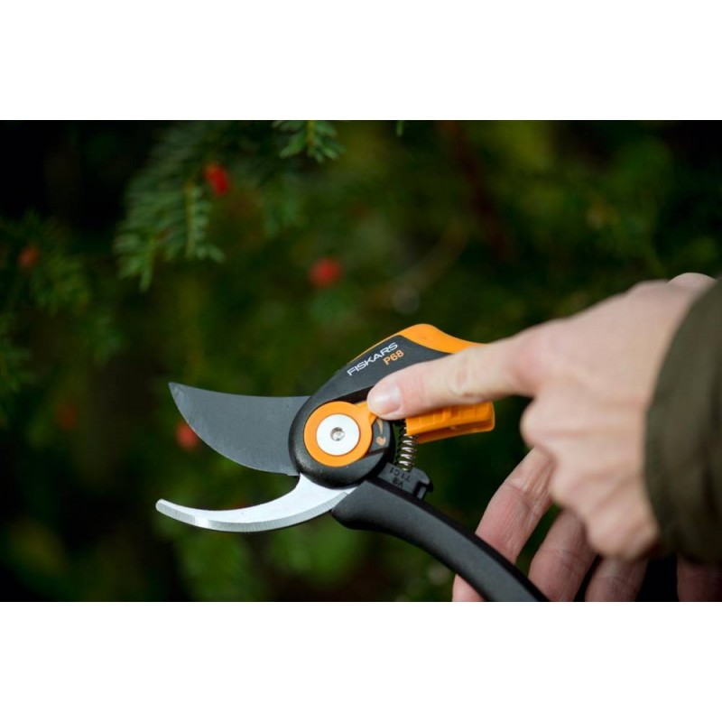 1057169 FISKARS Foarfeca de gradina bypass Plus SmartFit P541