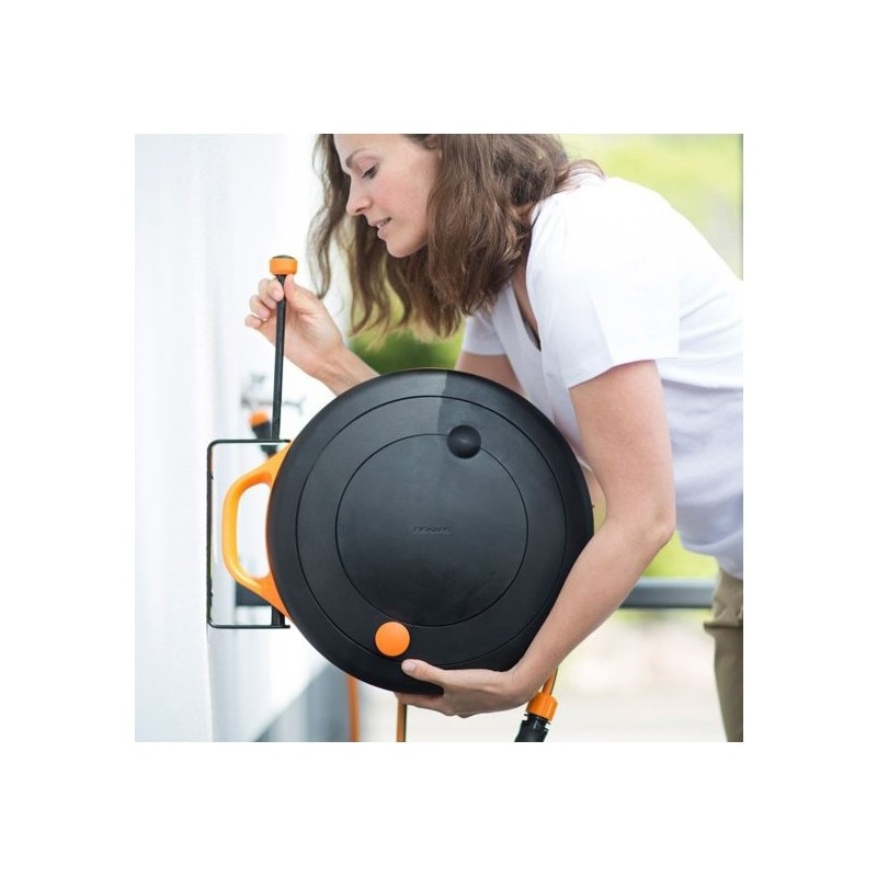 1020448 FISKARS Suport fixare perete pentru tambur S