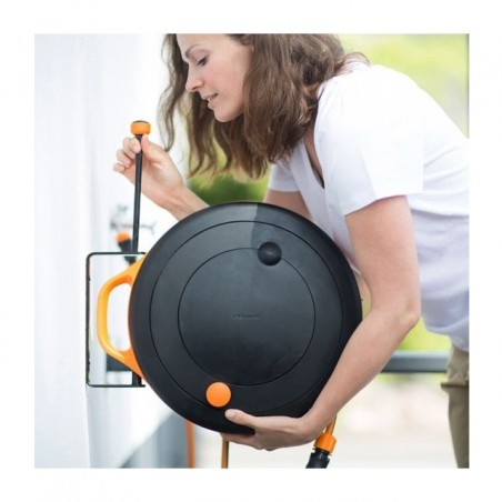 1020448 FISKARS Suport fixare perete pentru tambur S