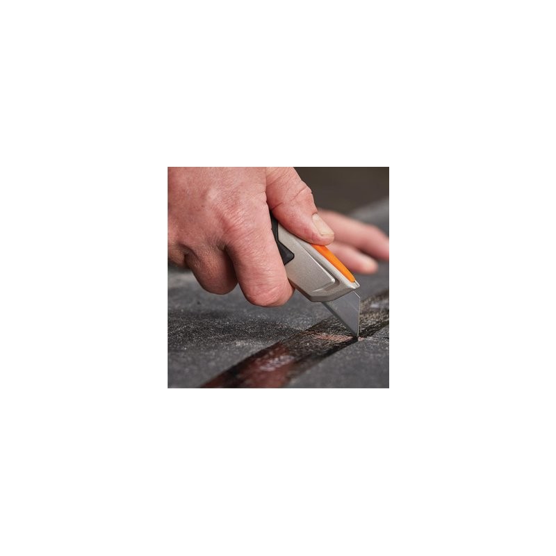 1027222 FISKARS Cutit utilitar CarbonMax cu lama fixa 18.2cm