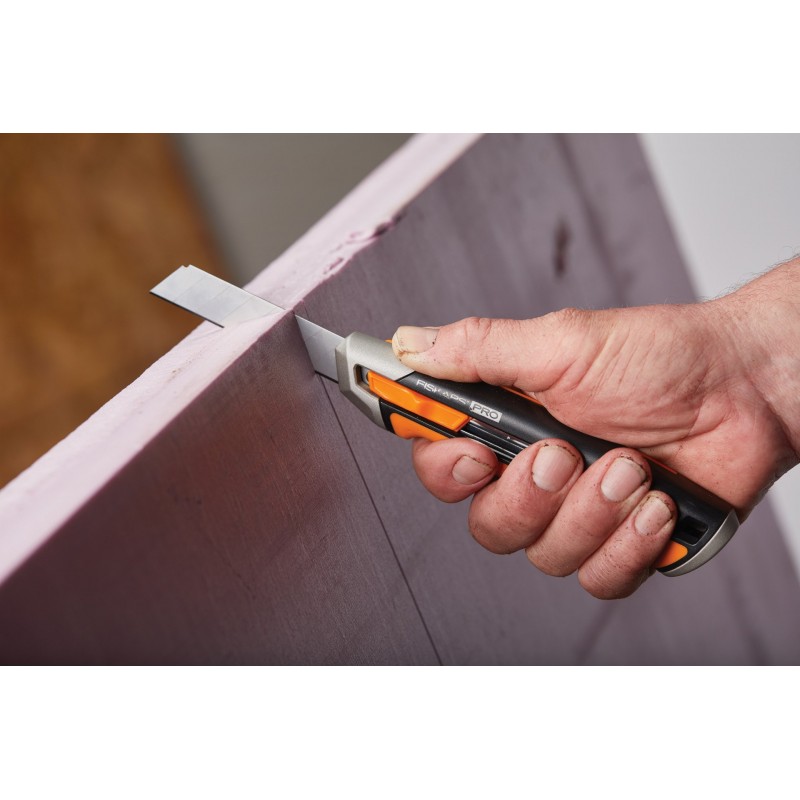 1027227 FISKARS Cutit CarbonMax Snap-off 1.8 cm