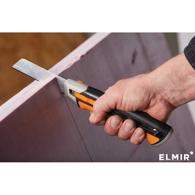 1027228 FISKARS Cutit CarbonMax Snap-off 2.5 cm